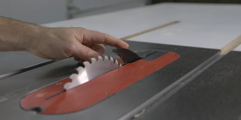 15 Common Table Saw Problems [& How To Fix!]